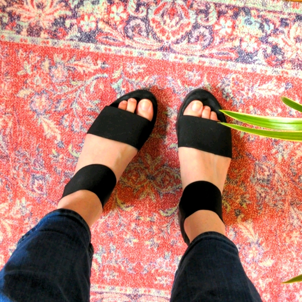 Handmade Elastic Rubber Sandals, US 8